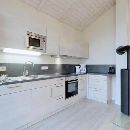 Stunning In With Kitchen Nyaraló
